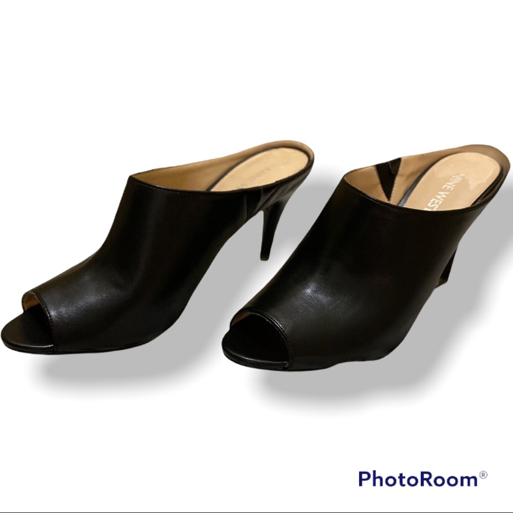 NINE WEST like new women’s size 8.5 black 4” heel mule.